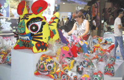 濱州特色文化產(chǎn)業(yè)閃耀文博會 &ldquo;質(zhì)樸風(fēng)&rdquo; 炫目吸睛