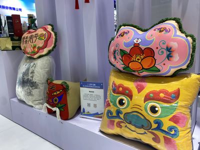 區(qū)領(lǐng)導赴深圳參加文博會推介區(qū)內(nèi)文創(chuàng)產(chǎn)品并開展招商考察